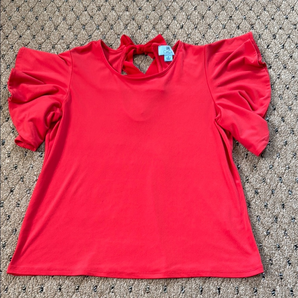 Short Sleeve Top with Peephole Back